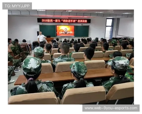 凯恩强势压住防守后转身打门——在训练场上复刻瞬间艺术